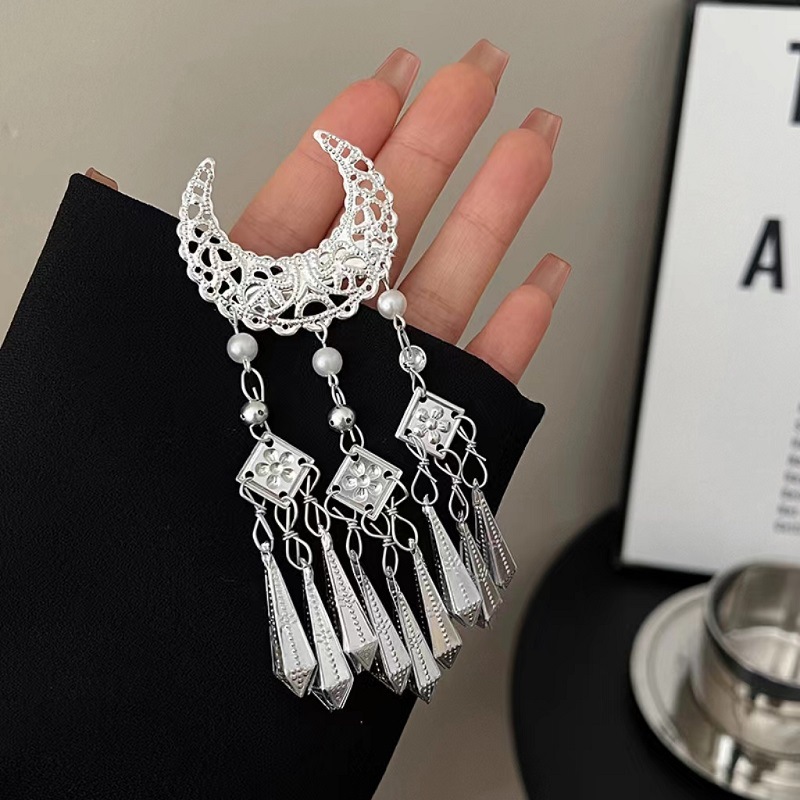 Ethnic Fashion Walk - 1Pc Ethnic Style Silvery Crescent Tassel